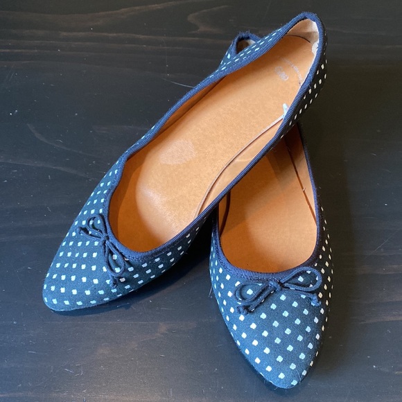 GAP Black and Whit Polka Dot Flats - Picture 2 of 2